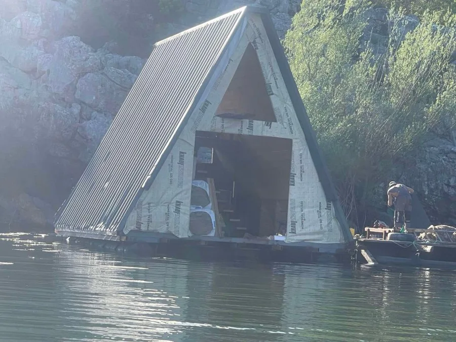 “Nastavljena nelegalna gradnja plutajućih objekata u NP Skadarsko jezero, inspekcija nenadležna”