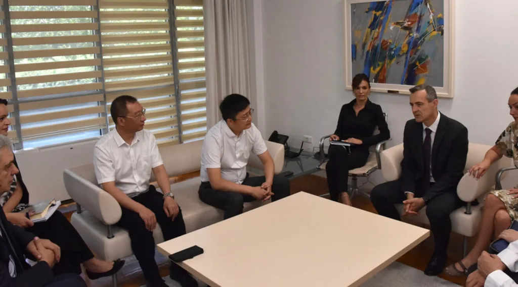 Božović sa delegacijom Univerziteta Xidian iz Kine: Univerzitet Crne Gore otvoren za jačanje međunarodnih partnerstava