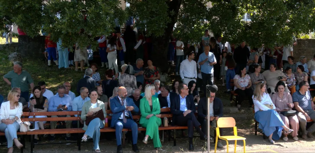 Obilježen dan škole “Đoko Prelević” na Ublima: Simbolično posađena stabla maslina