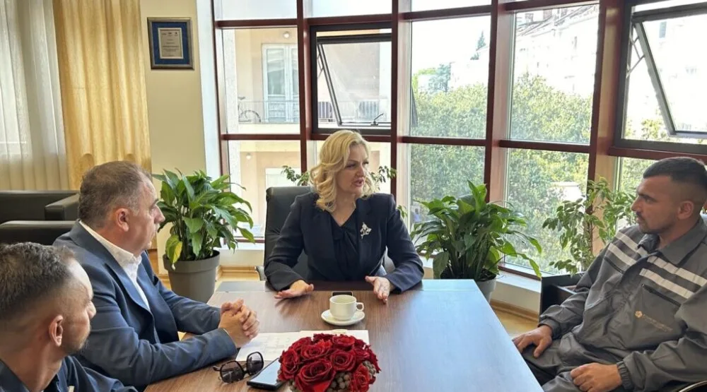 Borovinić Bojović sa predstavnicima Pogrebnih usluga: Primjer dobre prakse u inkluziji Roma i Egipćana